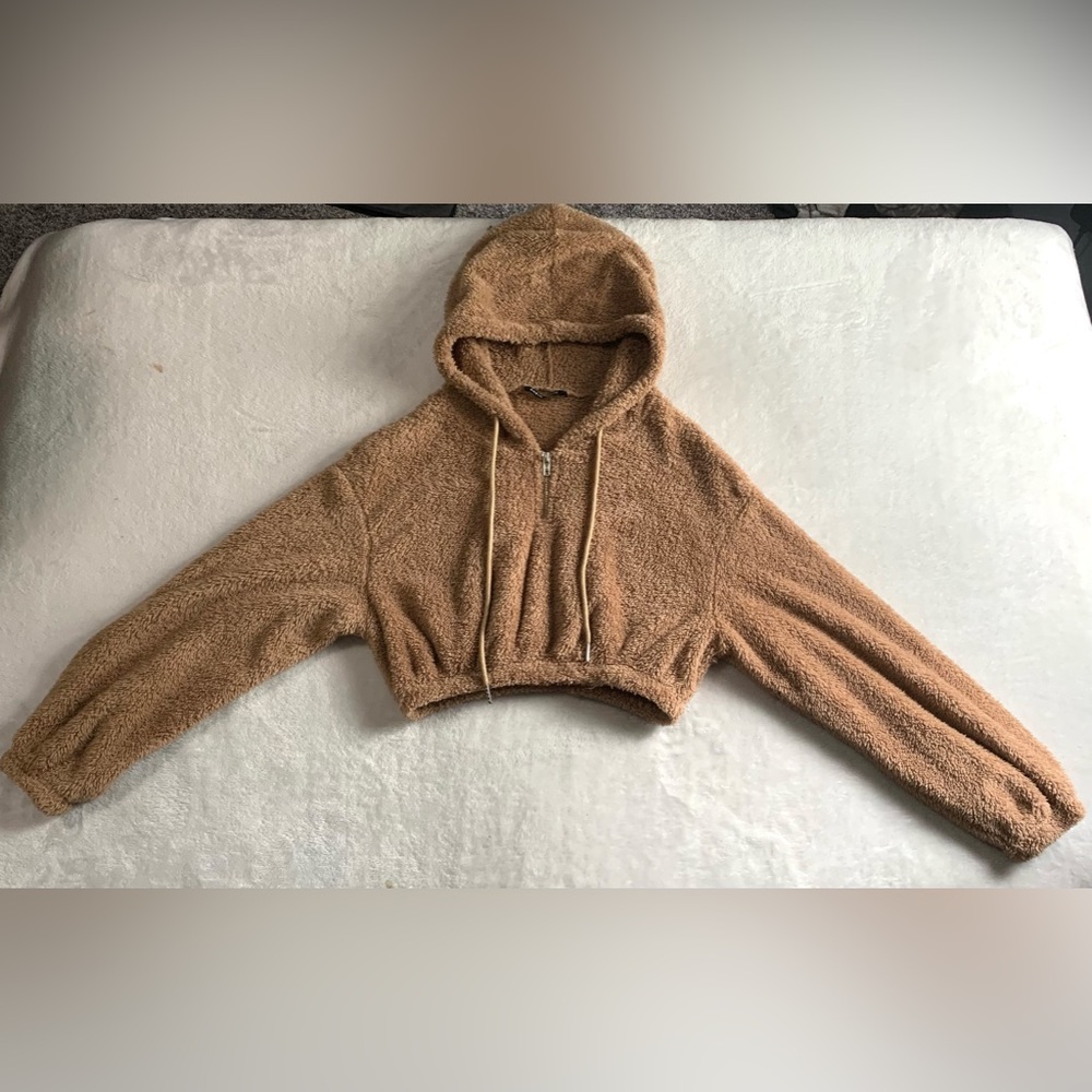Fuzzy cropped sweater